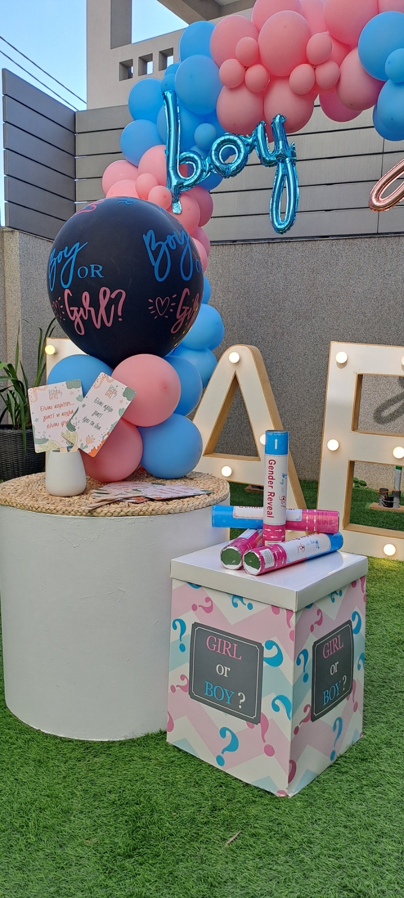 Surprise Balloon Box Gender Reveal Boy or Girl (30cm x 40cm) 6