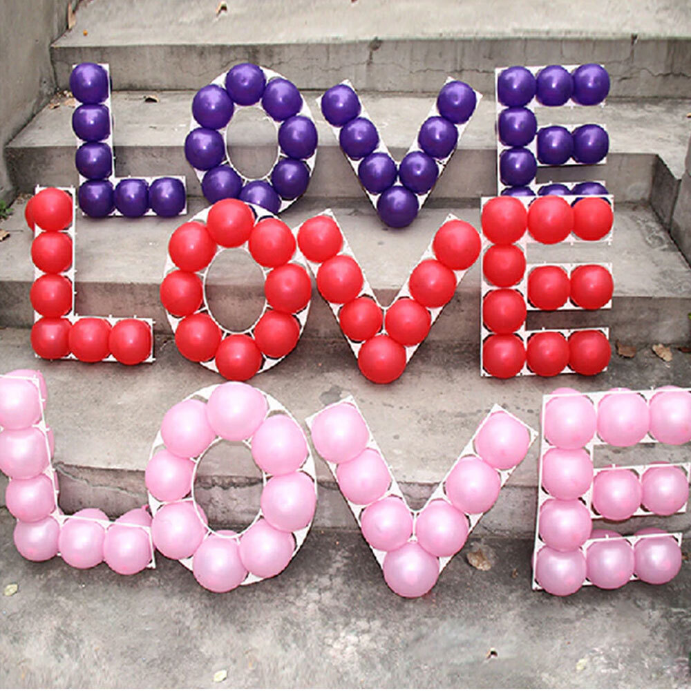Σχηματισμένη βάση  LOVE για μπαλόνια 2
