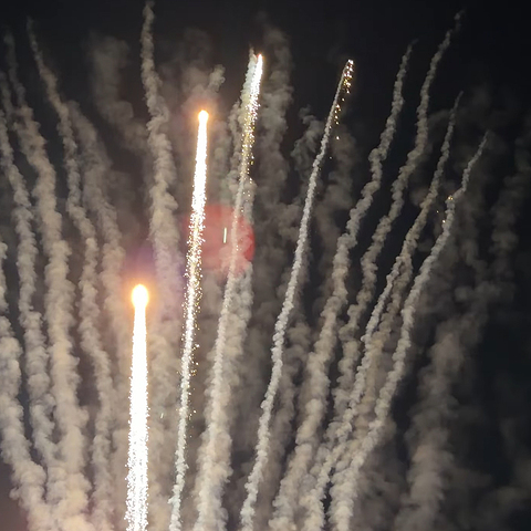 Fireworks 100 Shots Wide - Take The Throne
