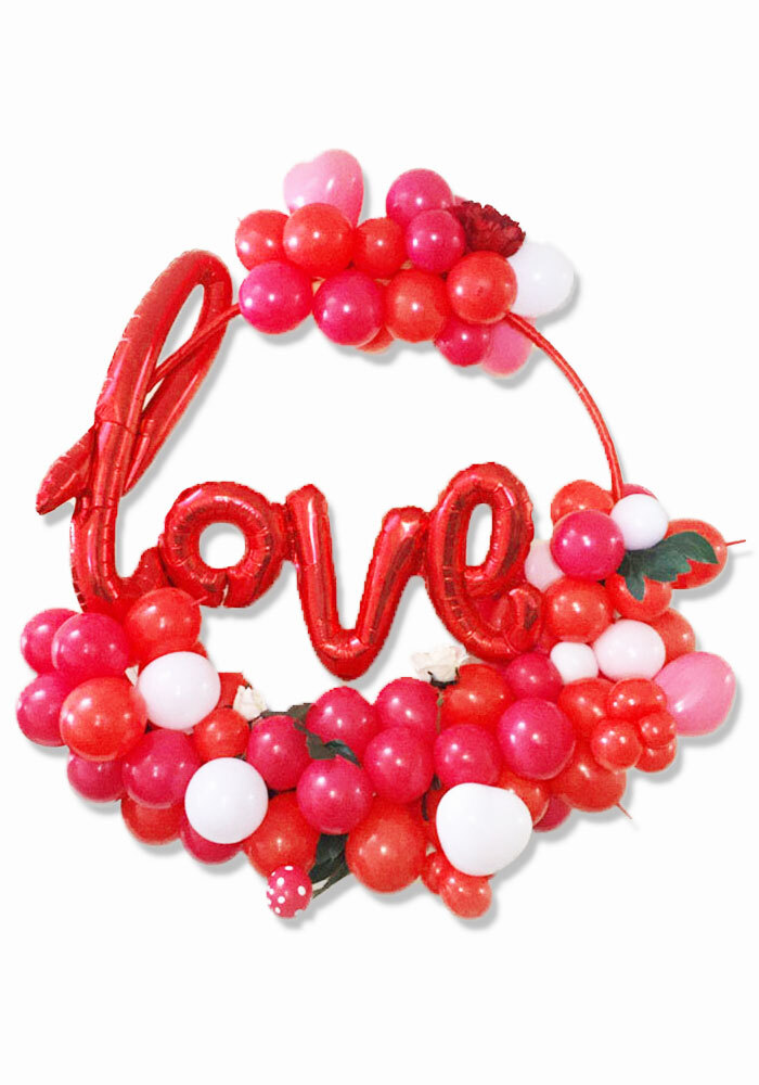 Κατασκευή κύκλος organic αψίδα με λέξη Love
